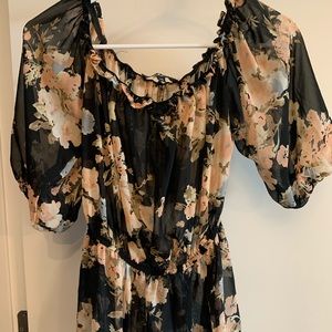 Women’s LULUs floral top